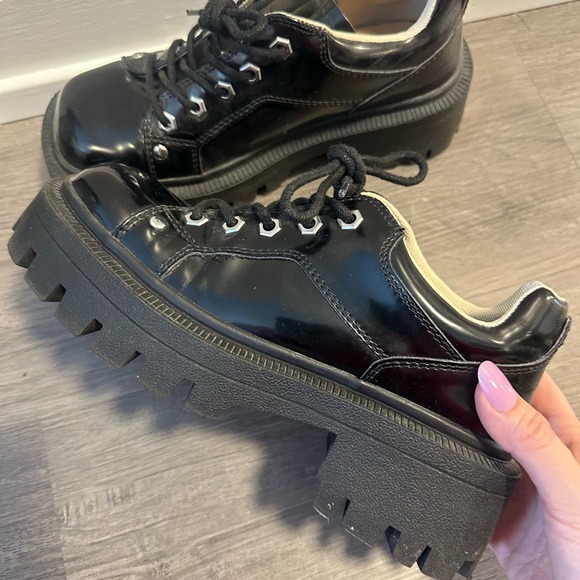 UO - Platform Oxford Shoes - Picture 2 of 4